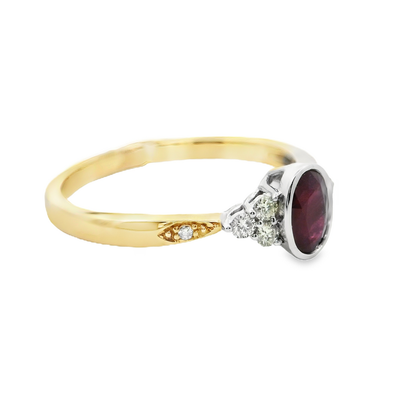 9YG RUBY AND DIAMOND RING