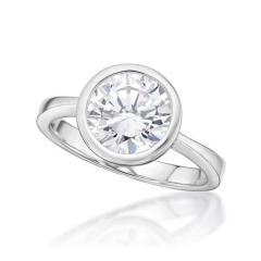 STERLING SILVER SOLITAIRE CUBIZ ZIRCONIA SET RING