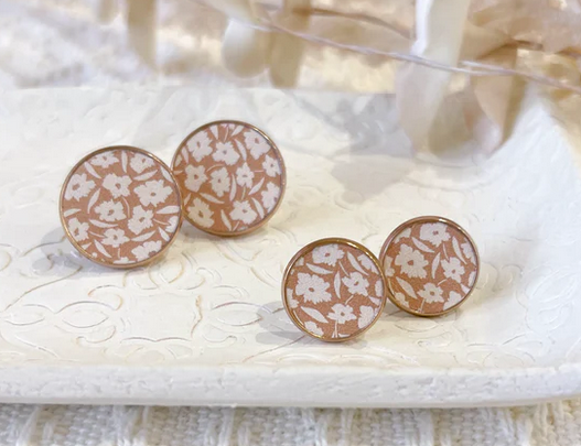 CARAMEL DAISY STUDS - ROSE GOLD SMALL