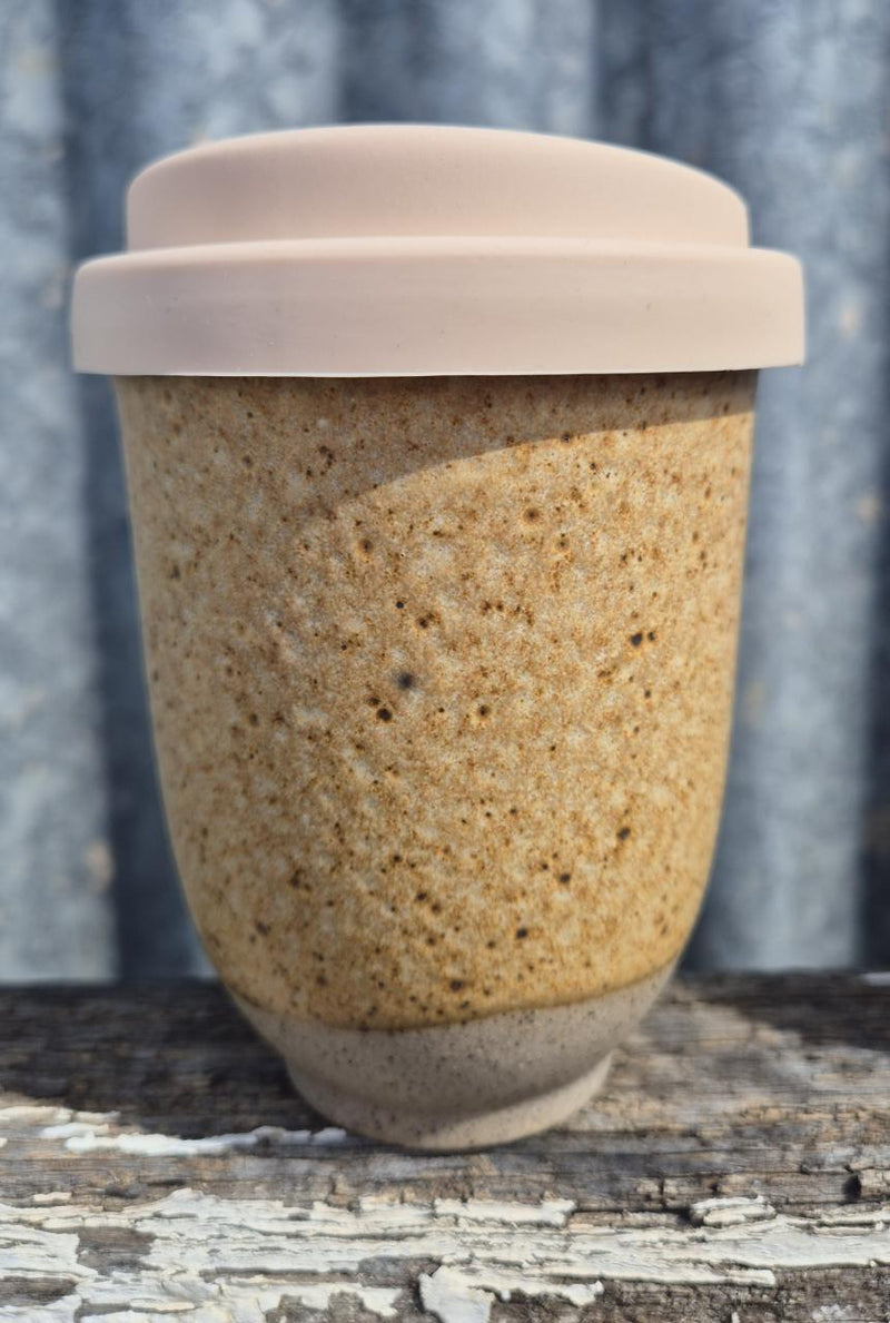 TRAVEL MUG 8OZ WITH LID - SANDY